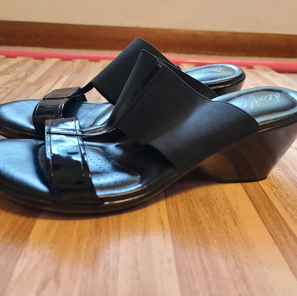 DexFlex By Dexter Size 9 Comfort Black Stretch Wedge Sandals - Picture 3 of 8